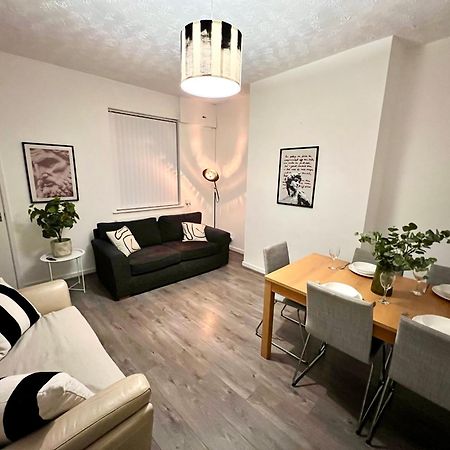 Spacious 3-Bedroom Family Home In Ince Bagian luar foto