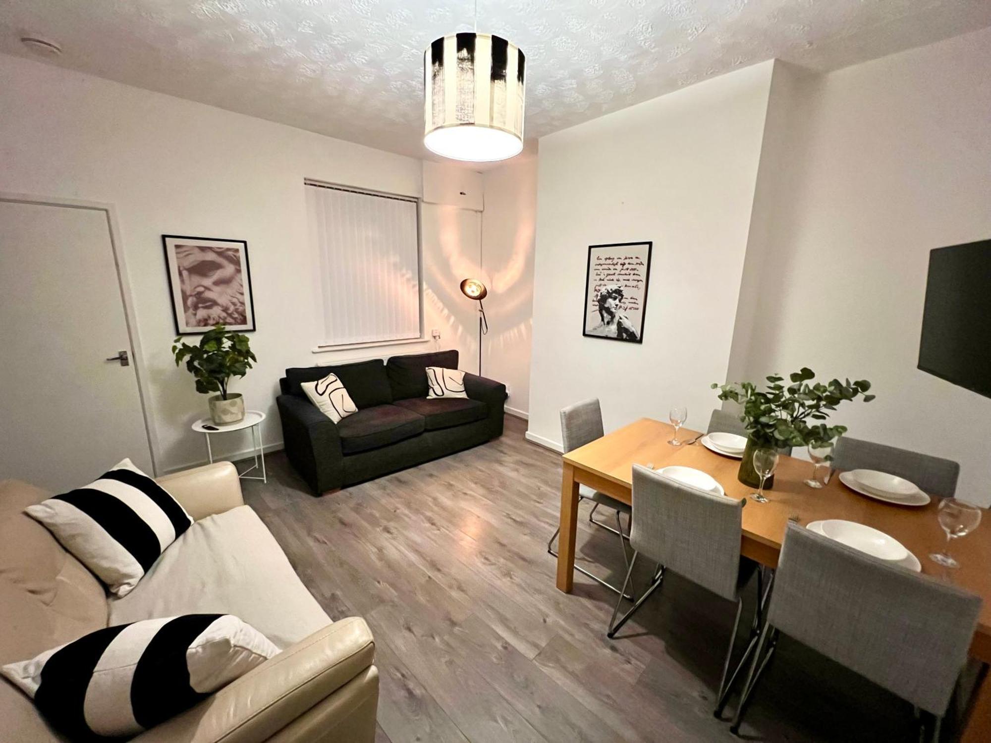 Spacious 3-Bedroom Family Home In Ince Bagian luar foto